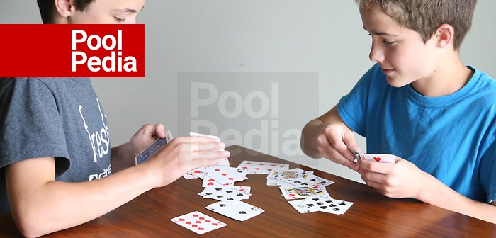 ورق بازی با اعضای خانواده